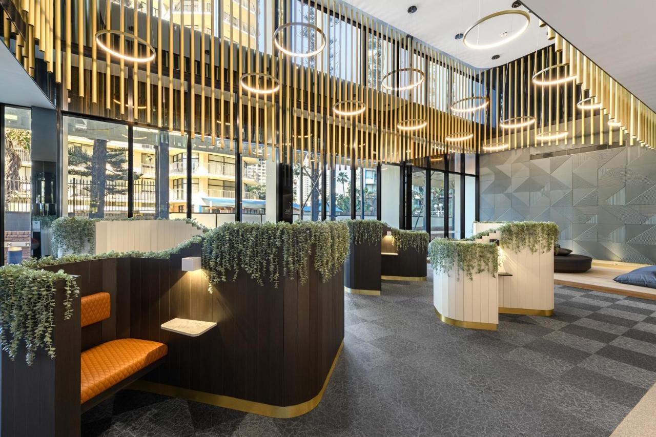 Meriton Suites Surfers Paradise Gold Coast Zewnętrze zdjęcie The reception area of the hotel