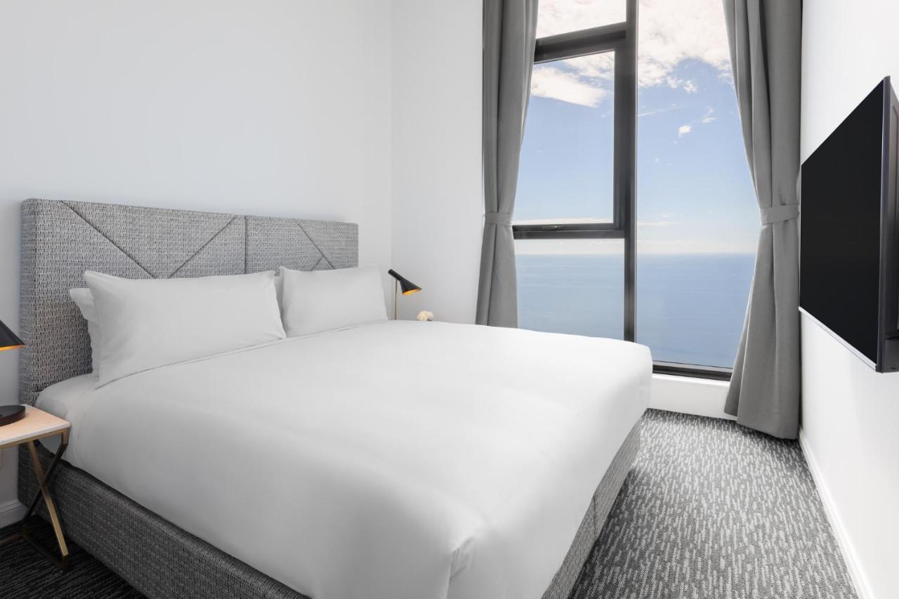 Meriton Suites Surfers Paradise Gold Coast Zewnętrze zdjęcie A bedroom at the hotel